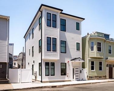 304 Paris Street