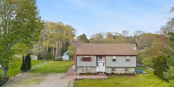 64 Rainbow Rd