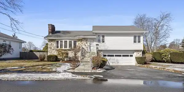 5 Arlyn Rd