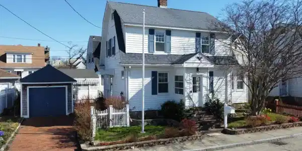 36 Bayfield Rd S