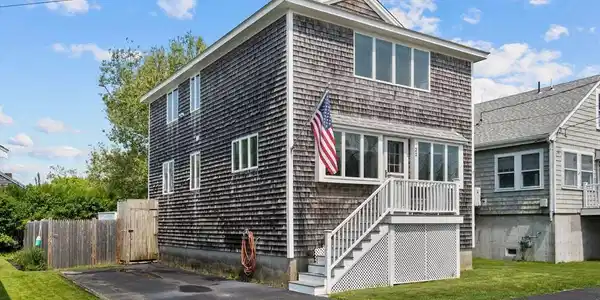 22 Roosevelt Rd