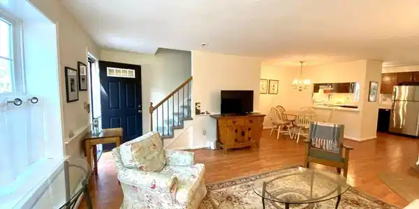96 Woodview Dr
