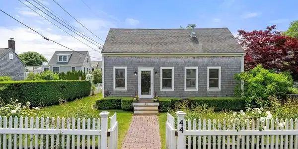 44 Pleasant Street