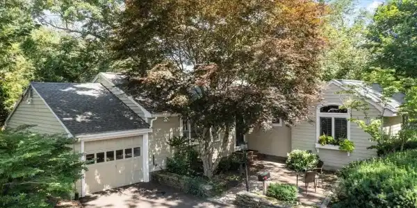 5 Hemlock Street