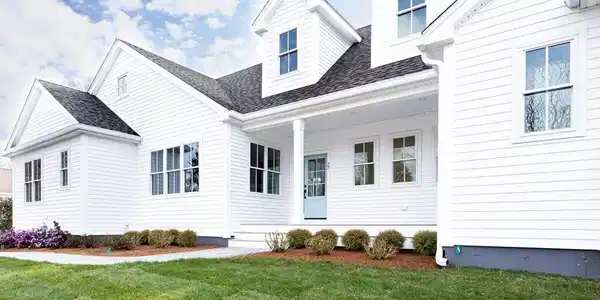 37 Pleasant Lake Ave