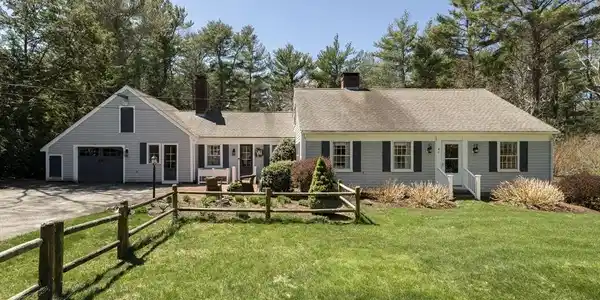 40 Pinewood Ln