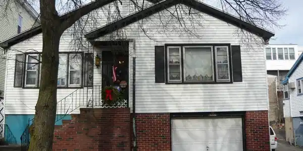 190 Chester Ave