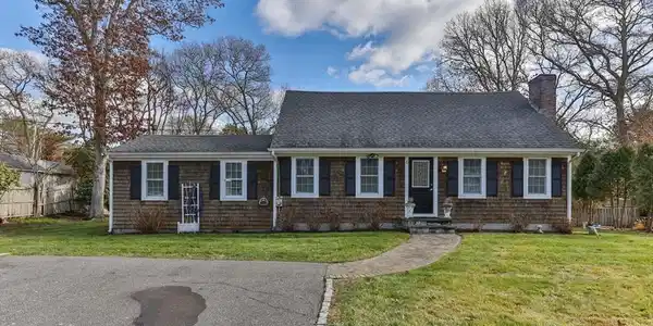 220 Fawcett Ln
