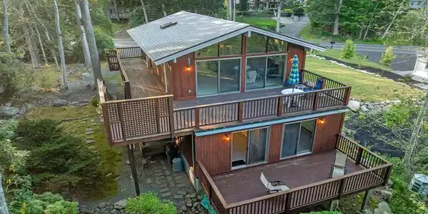 150 Hesperus Ave