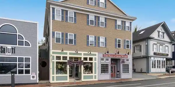274 Main St