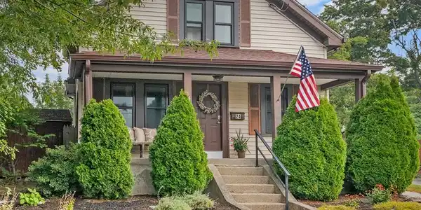 24 Fuller Rd