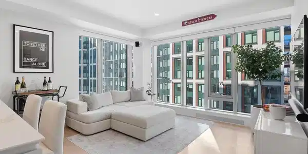 135 Seaport Blvd