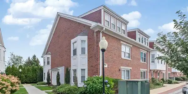 156 Quincy Shore Dr