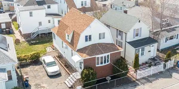 12 Alice St
