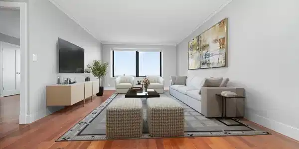 65 E India Row