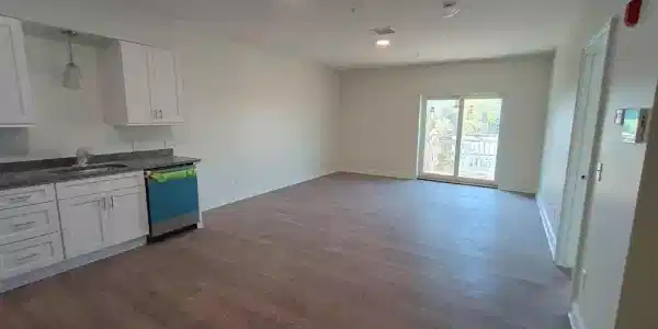 10 Franklin Ave