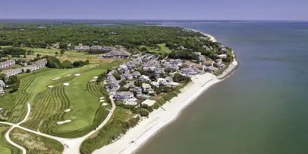 125 Shore Dr W