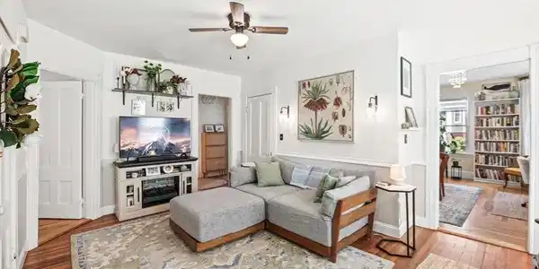 20 Willow Ave