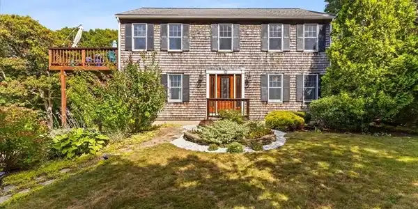 190 Blueberry Pond Dr,