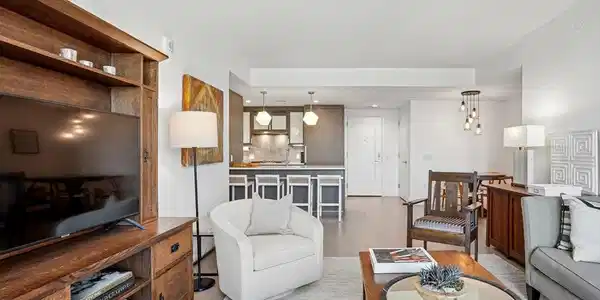 100 Lovejoy Wharf