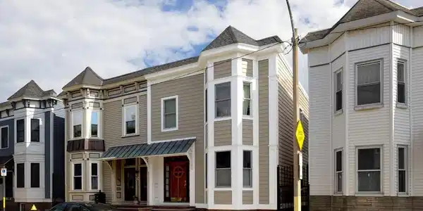 741-743 E 5th St