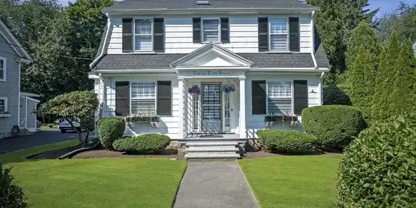 12 Tufts Street