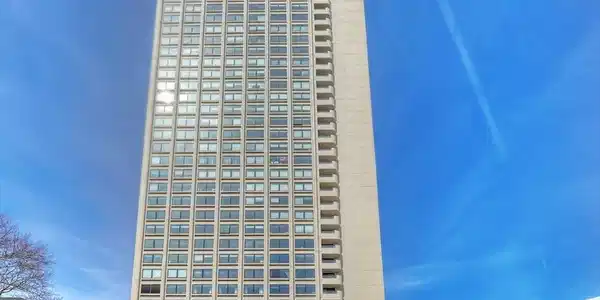 85 E India Row