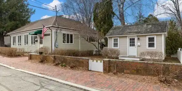 20-22 Oak St