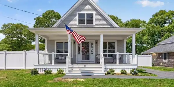 245 Edgewater Drive East