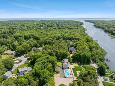 35 Rose Meadow Ln