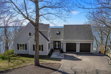64 Bay Shore Dr