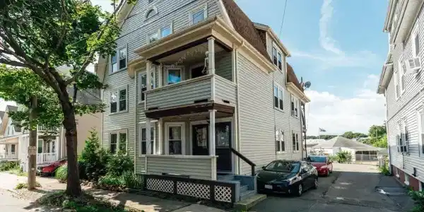 102-104 Leach St