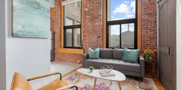 320 W 2nd St