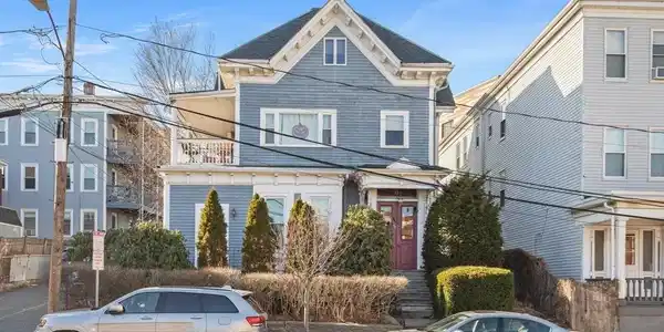 8 Lawrence St