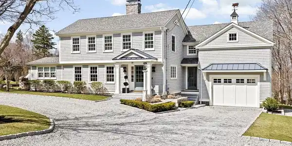 23 Pond Street