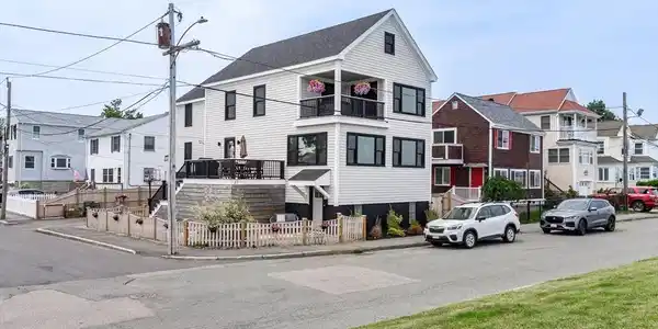 67 Edgewater Dr