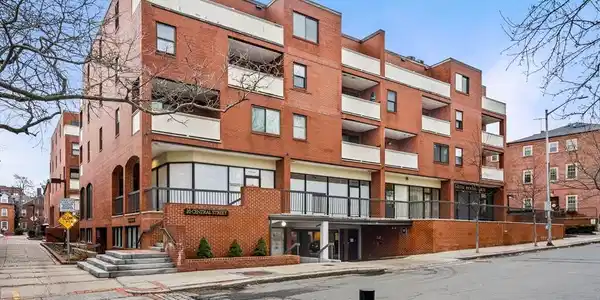 20 Central St