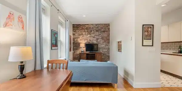 121 Salem Street