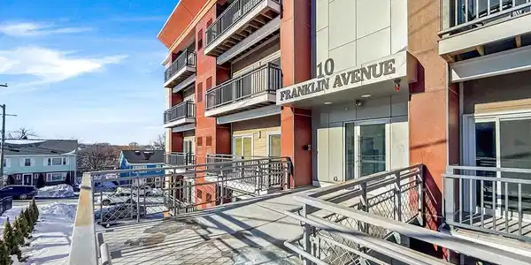 10 Franklin Ave