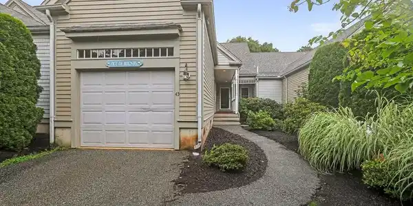43 Carnoustie Rd