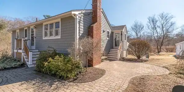 45 Stockholm Ave
