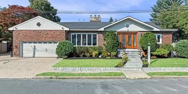 8 Trager Rd
