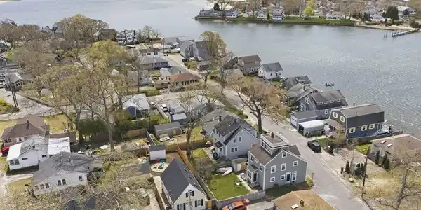 8 Cottage St