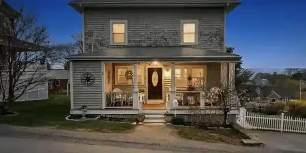 28 Western Ave