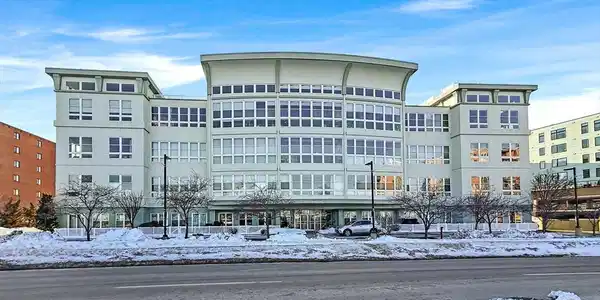10 Ocean Ave