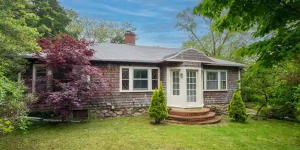 164 Woods Hole Rd