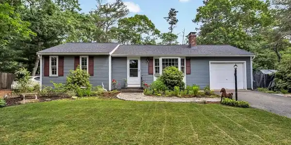 7 Porthole Dr
