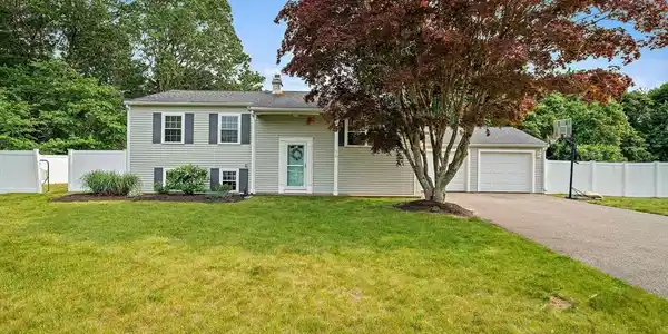 16 Chandler Dr