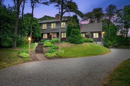 330 Champlain Rd