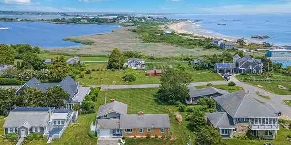 266 Howland Rd